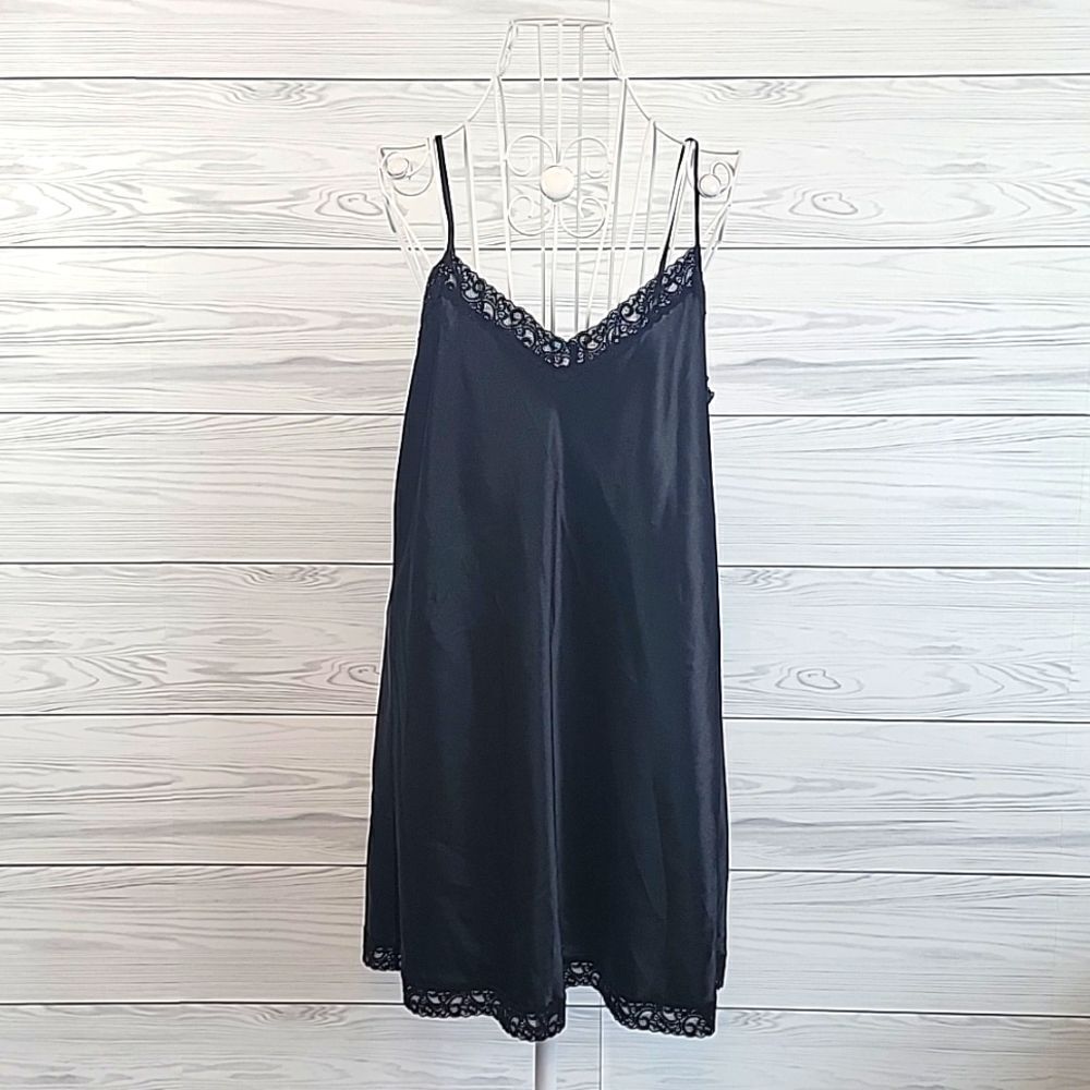 Valerie Stevens intimates black slip nightgown Women's Size S